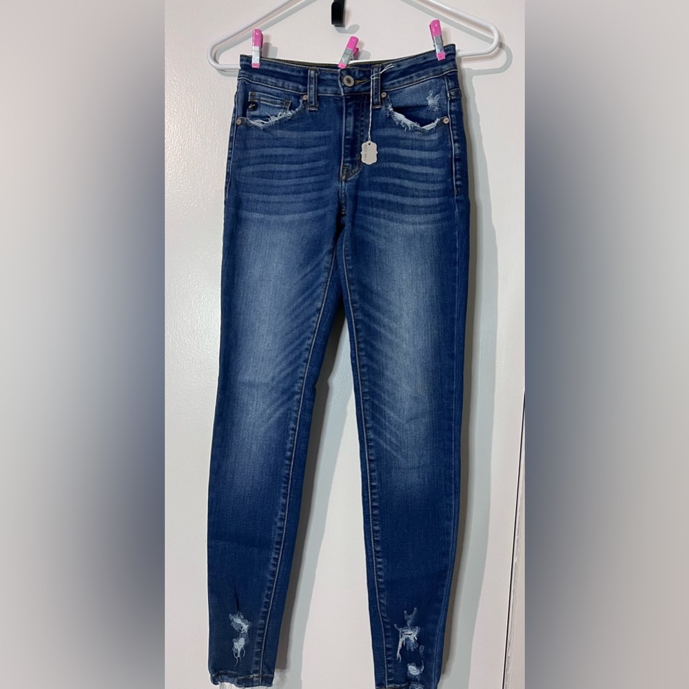 KanCan Style #KC8376D Jeans with Cut #6326 SIZE 0/23 - WORN ONE TIME